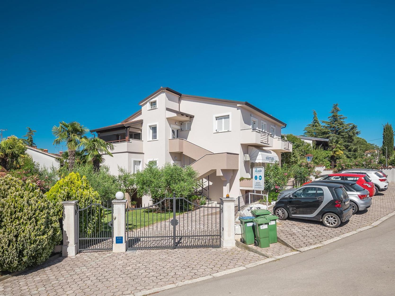 Spadici Luna Poreč Exteriör bild